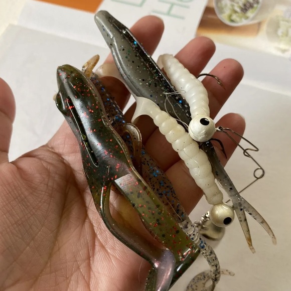 New Lot 5 pcs Kinds of Fishing Lures Crankbaits Hooks Minnow Baits frogs soft - Picture 3 of 5